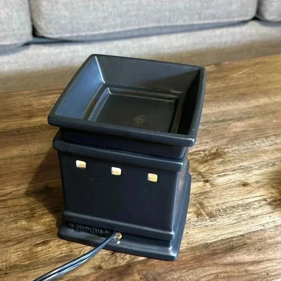 2 PC! Scentsy Home Authentic Full Size Wax Melt Warmer Plug In & NWT Scent Bar - Picture 7 of 15